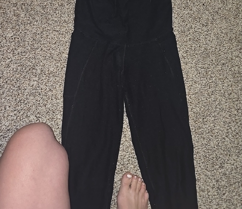 Beyond the Bump Black High-Waisted Leggings - Picture 2 of 3